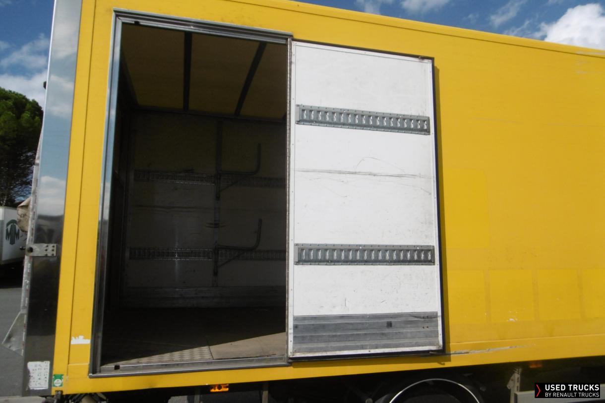 Renault Trucks D 240