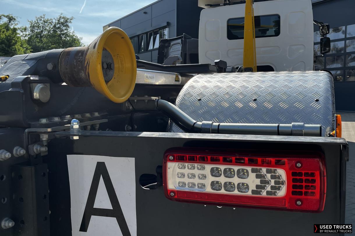 Renault Trucks D Wide 