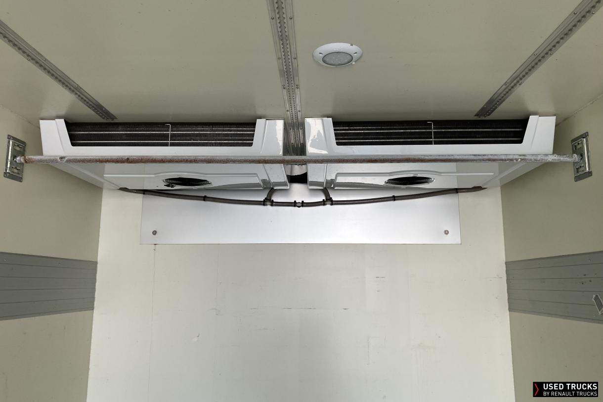 Renault Trucks D Wide 