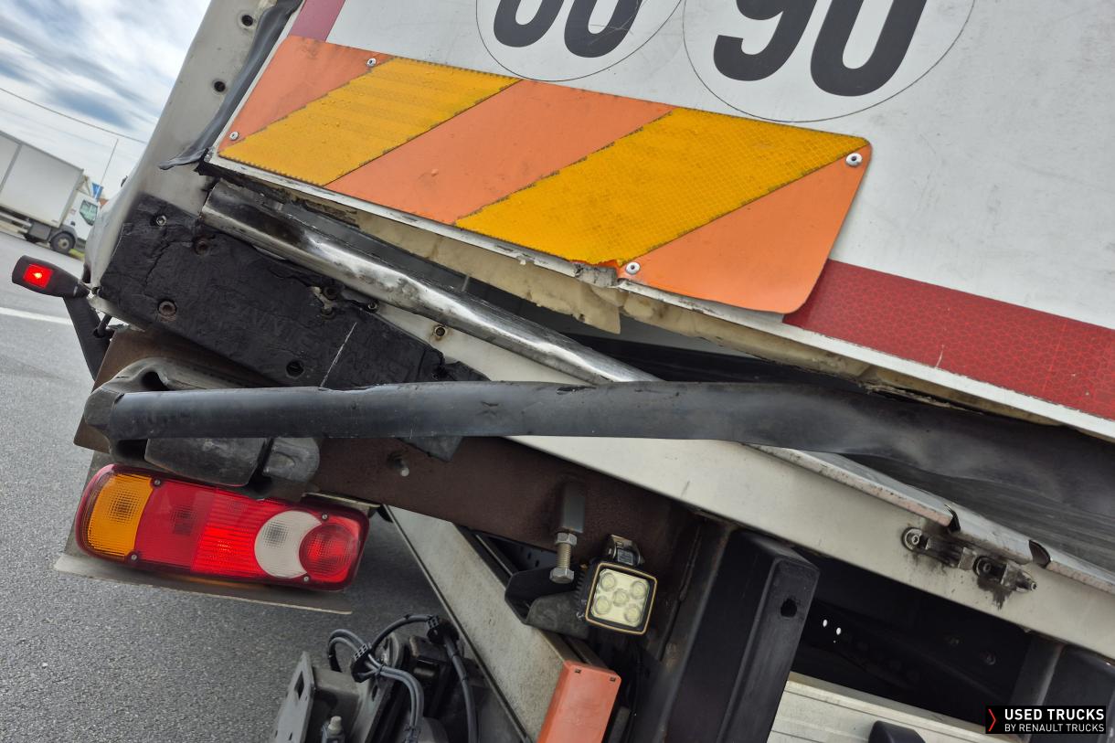 Renault Trucks D Wide 320