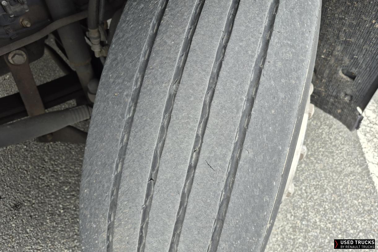 Renault Trucks D Wide 320