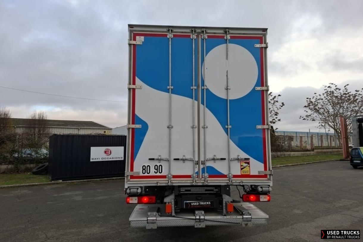 Renault Trucks D Wide 320