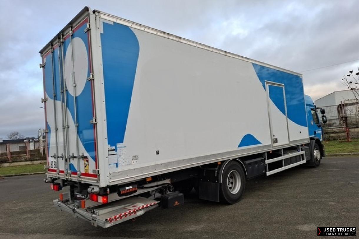 Renault Trucks D Wide 320