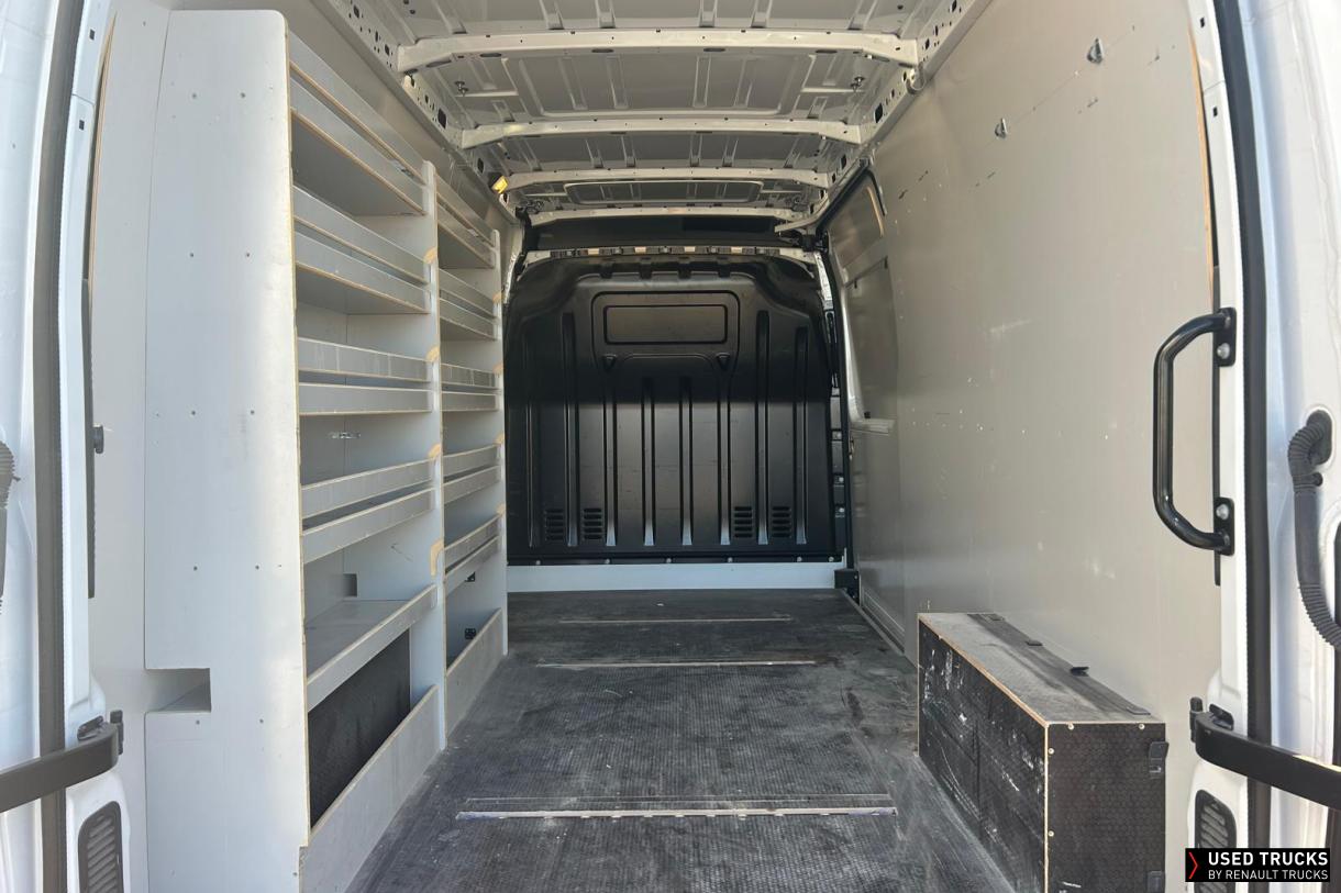 Nissan Interstar 150