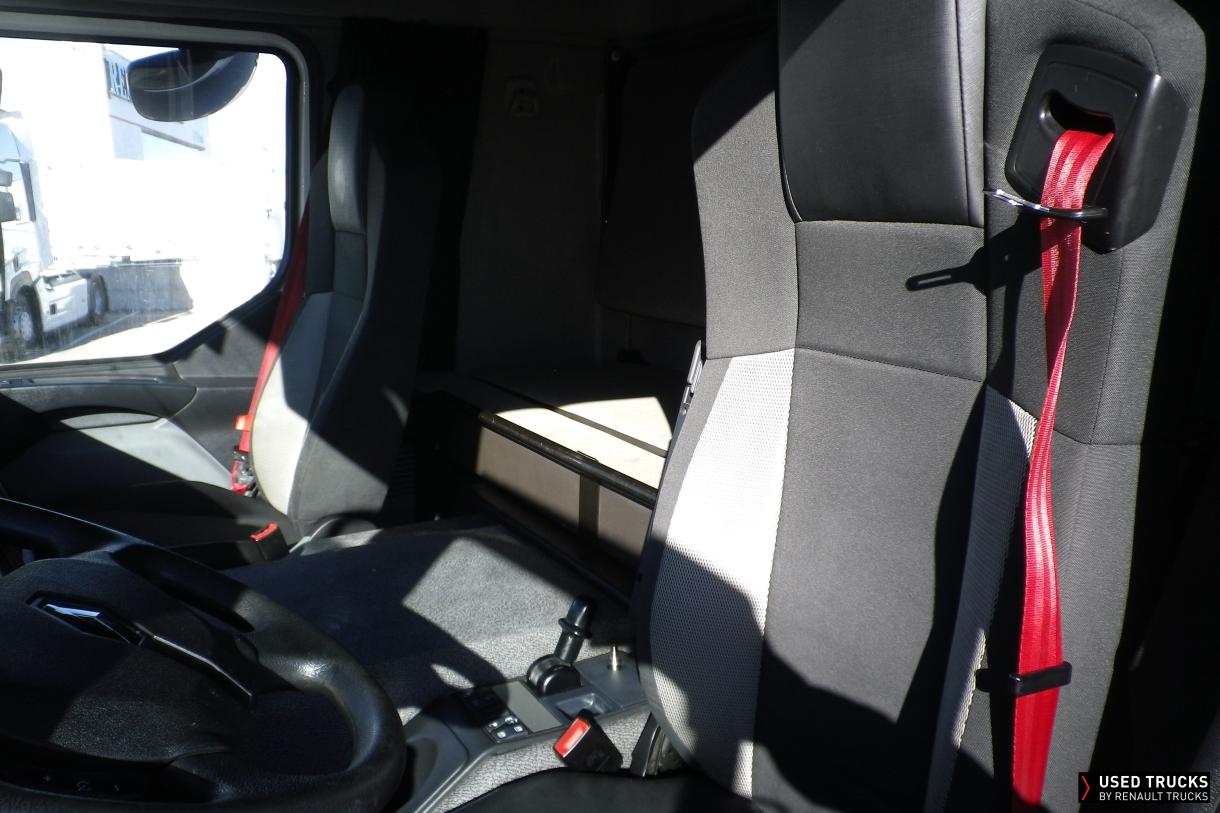 Renault Trucks D Wide 320