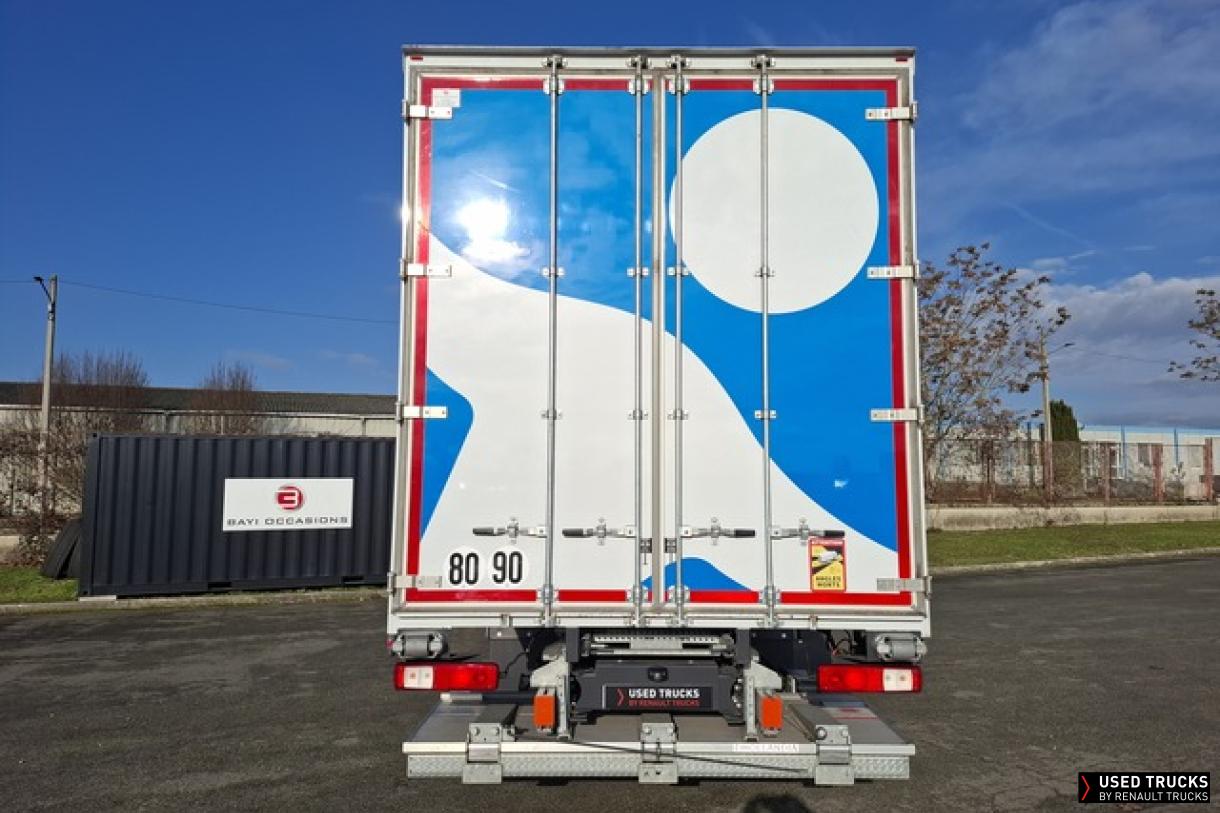 Renault Trucks D Wide 320