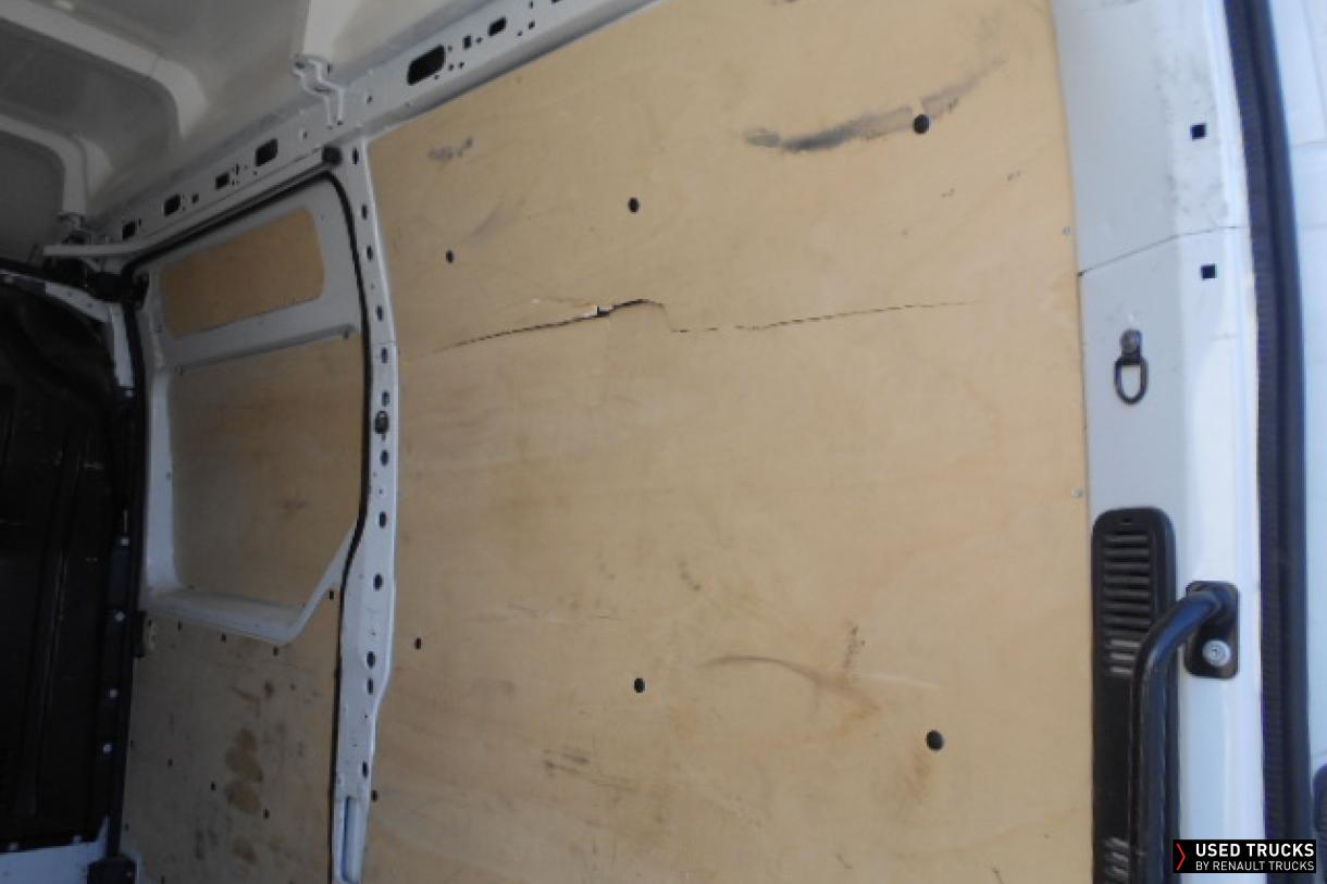 Renault Trucks Master 145