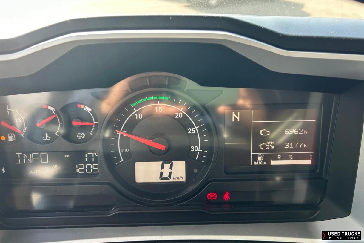 Renault Trucks D Wide 320