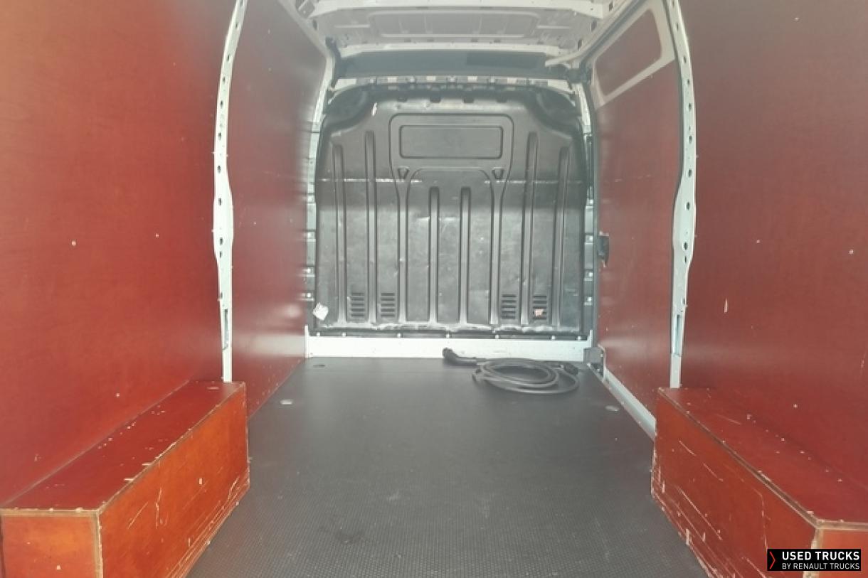 Renault Trucks Master 75