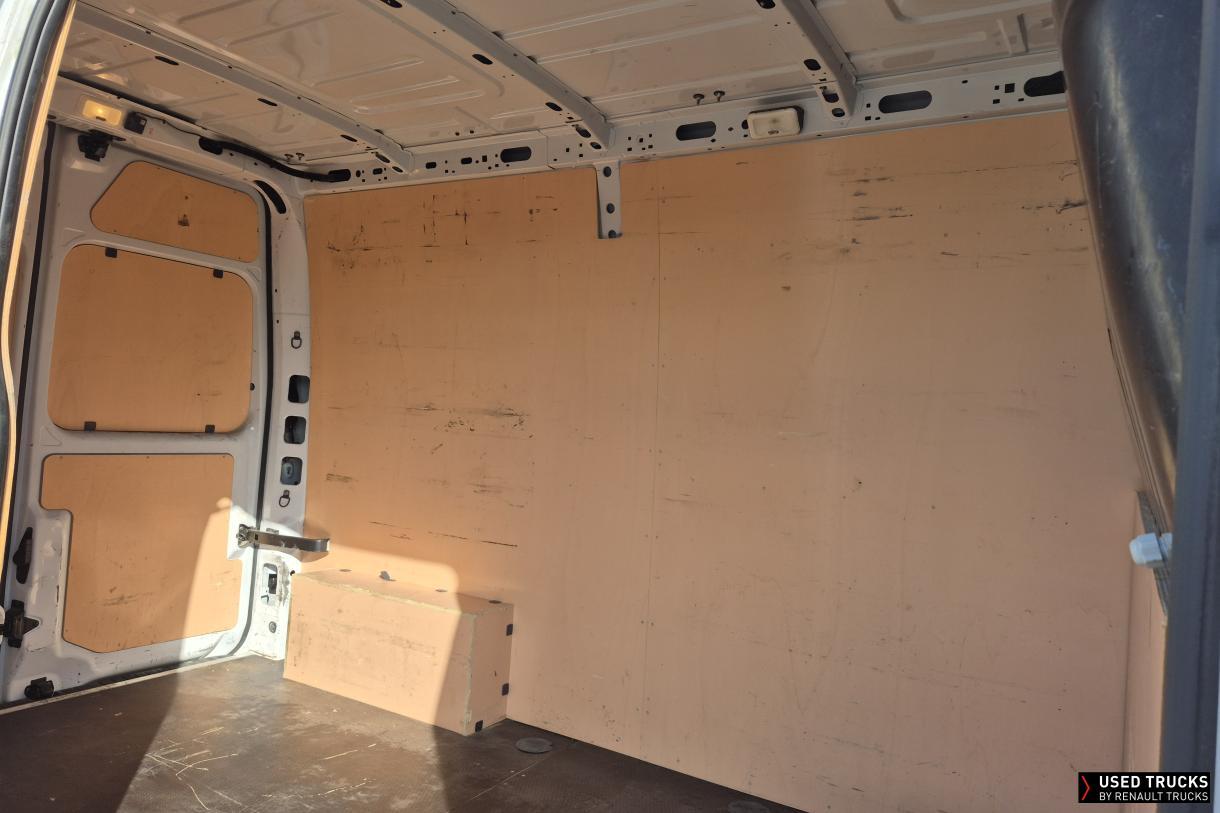 Renault Trucks Master 145