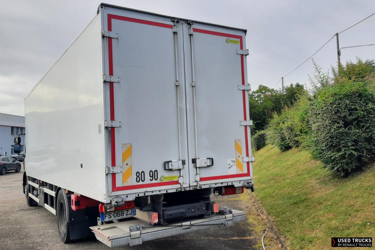 Renault Trucks D Wide 320