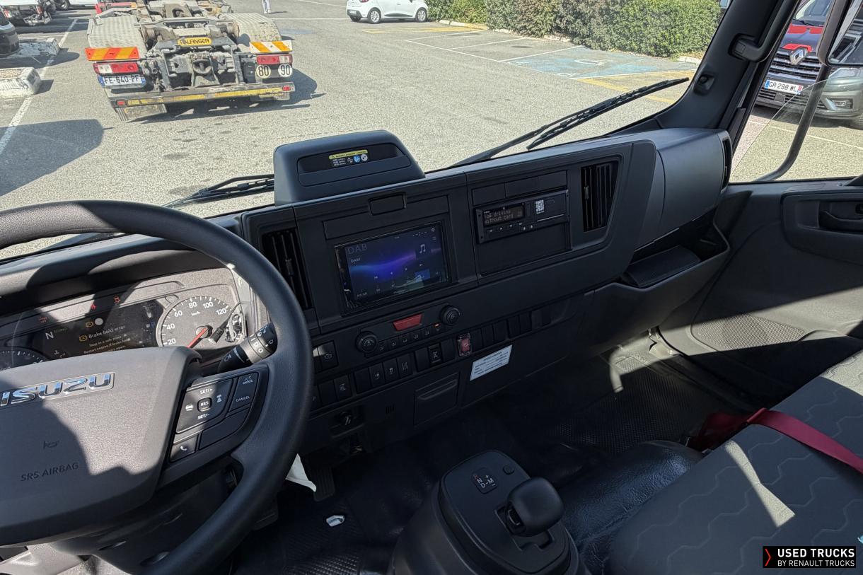 Isuzu M30 190