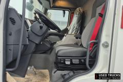 Renault Trucks D
                                          240
