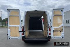 Renault Trucks Master
                                          135